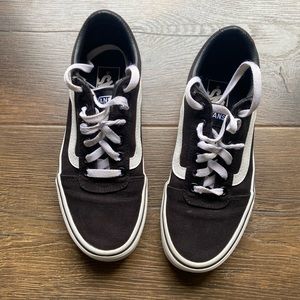 Lace up Old Skool Vans